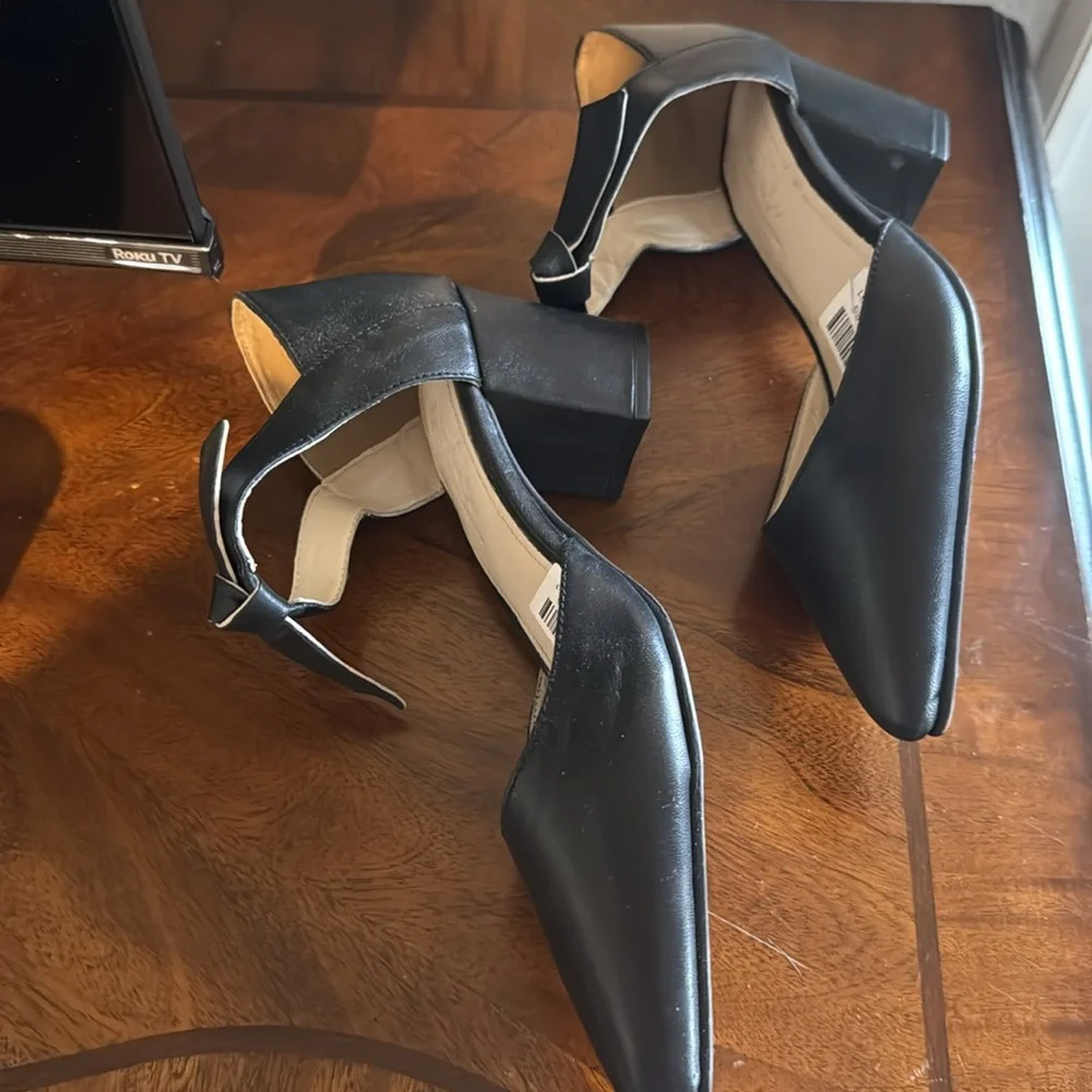 Journee Signature Womens Black leather   Strappy Leather Pumps Shoes NWT 8.5 - Picture 2 of 7